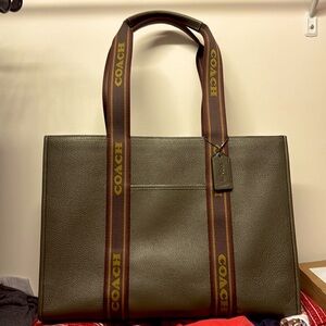 Coach Olive Large Smith Tote + WALLET